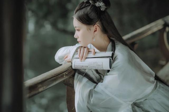 伤心图片带字的，生活说说很现实的说说带图片带字（平常读遍伤心句）