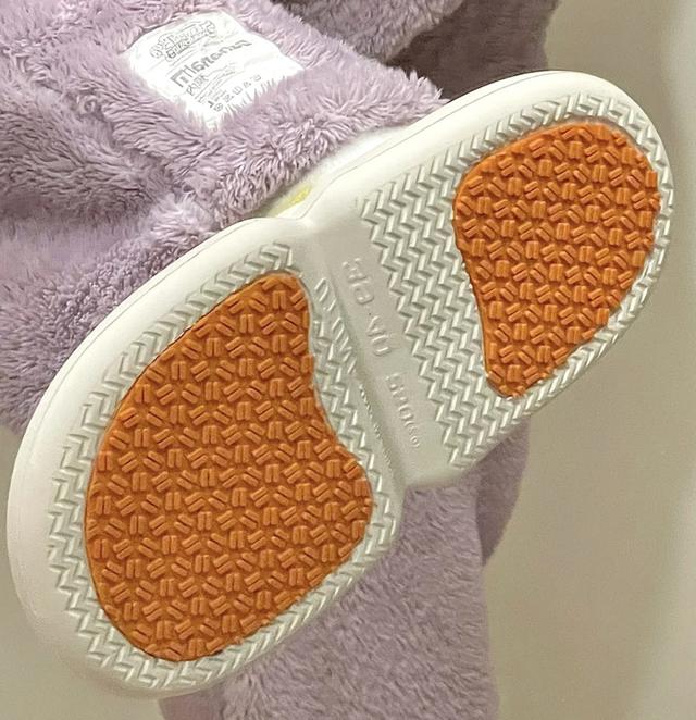 eva和pu鞋底材质哪个好，鞋垫是EVA好还是PU好（记住这8不买，基本不会踩坑）