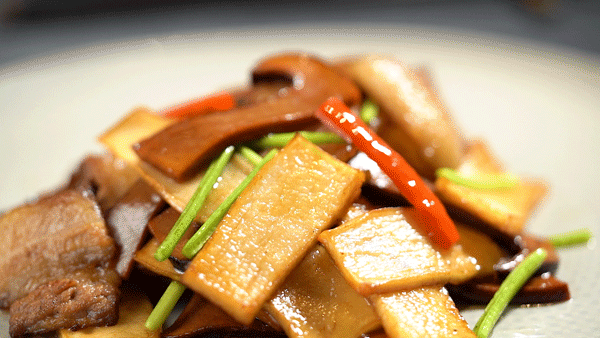 干巴菌怎么炒，干巴菌怎么炒不苦（这9道极致鲜味，错过再等1年）