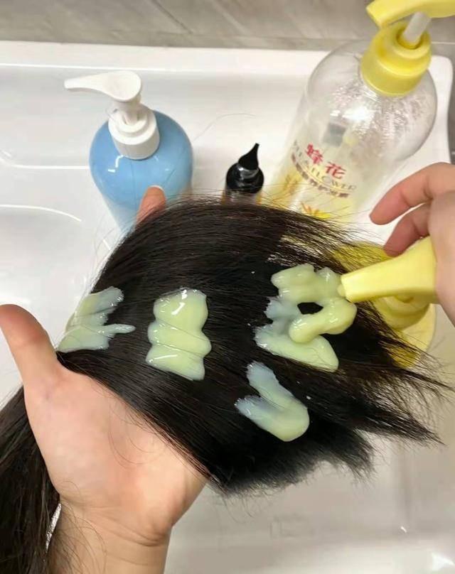 头发碎发多炸毛怎么办，头发碎发多炸毛怎么办用什么洗发水（头发有这4个特征的女人要注意了）