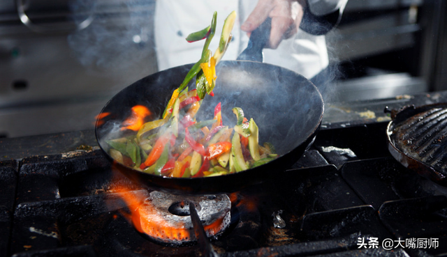 炒菜的技巧和方式有哪些，有哪些很重要又被忽视的炒菜技巧（搞懂6个“烹饪技巧”）