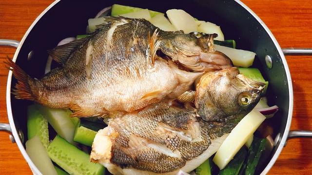 烤鱼用什么鱼最好，什么鱼做烤鱼好吃（错过了就要等一年）