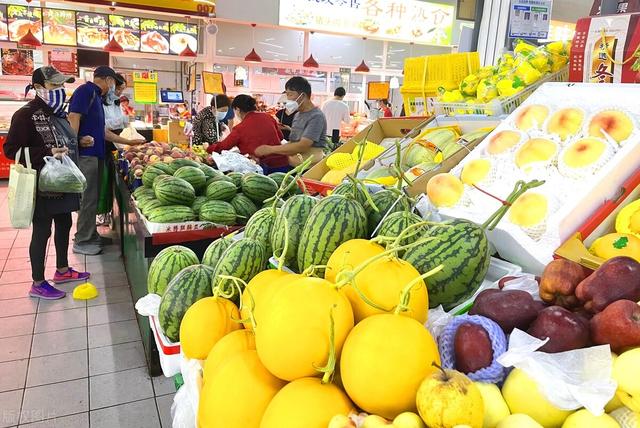 痛风可以喝什么酒，痛风能喝什么酒（痛风的人能不能喝啤酒、白酒）