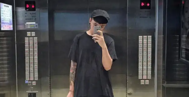 戴“名表”穿“名牌”？变形计李勒优被批忘本，崔晋现身霸气护妹