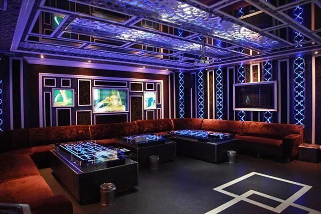 温州女商人阿秋，夜光剧本事件真相（看似风光实际生活也很坎坷）