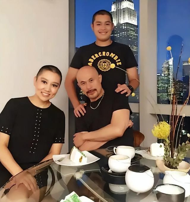 8位拍过“风月片”的男港星，威猛霸气的背后，个个悔不当初
