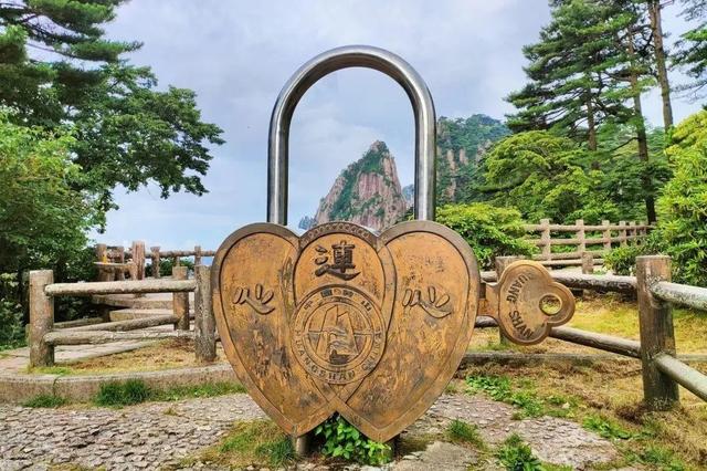 “黄山情侣”太平湖，黄山情侣太平湖 祖国各地（我们一起度过的每个盛夏）