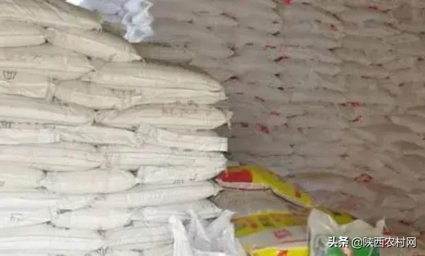  氯化铵是酸性还是碱性，氯化铵是碱性吗（氮肥别用错，用错惹大祸） 