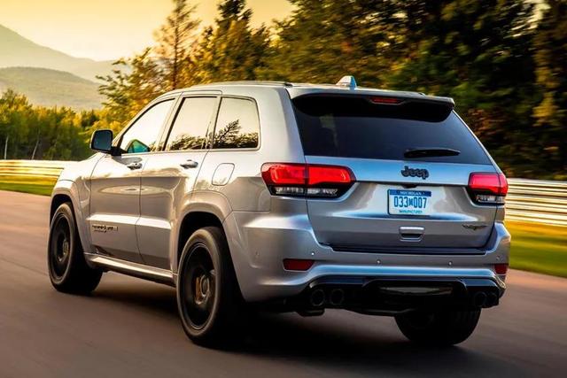 v8引擎车都什么车，v8引擎什么意思（有史以来最强悍的15辆V8发动机汽车）