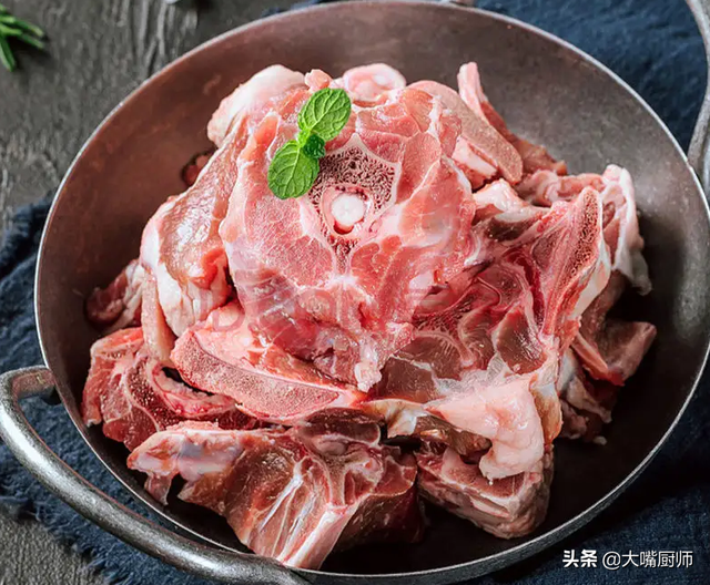 羊蝎子是羊身上的哪个部位，羊蝎子是羊的哪个部位（内行人专挑4个部位）