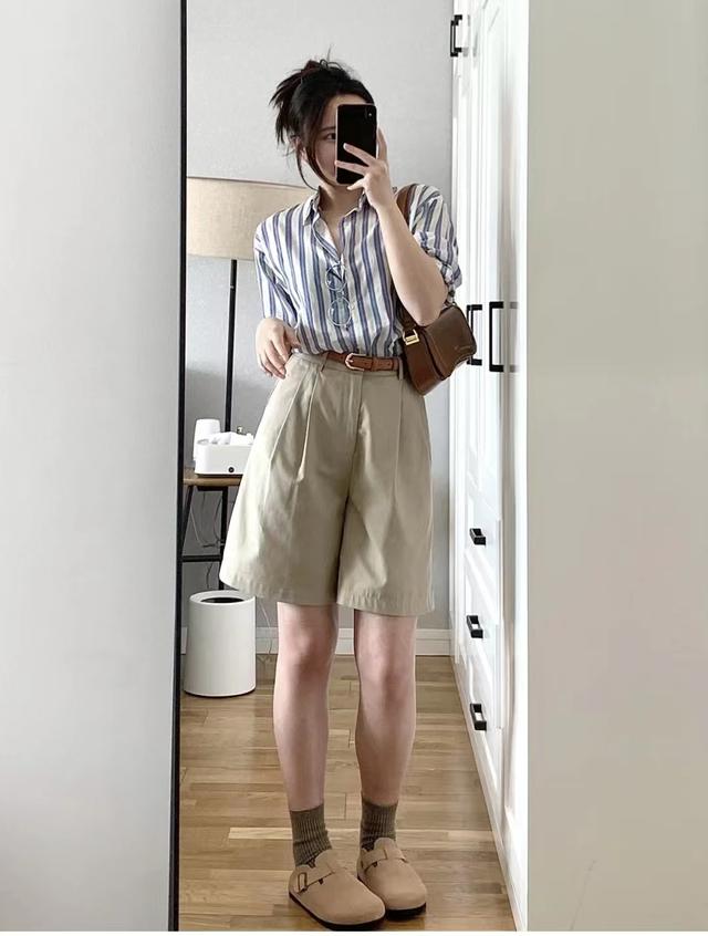 卡其色裤子配什么颜色鞋子，白色裤子配什么鞋子好看（卡其色短裤搭配什么颜色上衣好看）