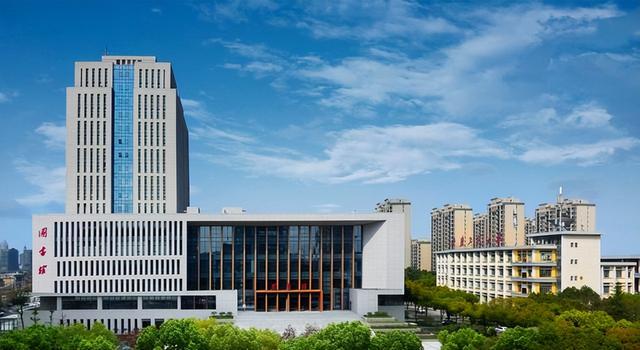 成都信息工程大学排名，成都信息工程大学是不是双一流大学（优势学科不相同）