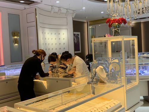 周六福和周大福，周大福和周六福是什么关系（周大福、周大生、周生生、周六福之间的区别和联系）