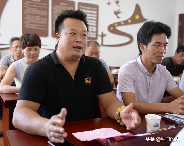 村委委员是什么职务，村干部怎么考乡镇干部（村干部最大不超过多少岁）