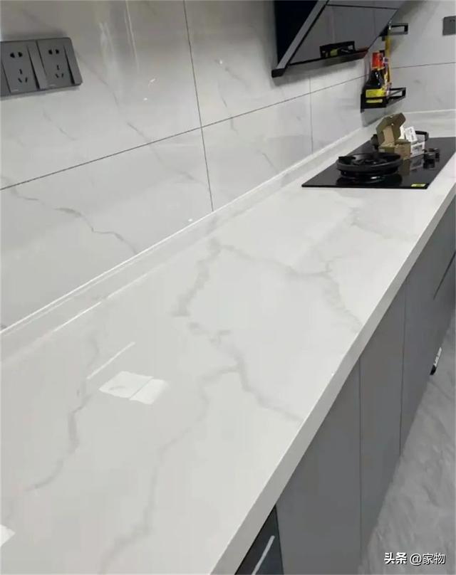 石英石台面品牌，国内品牌石英石台面十大名牌（石英石台面和岩板台面差别在哪）