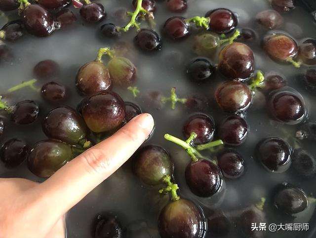 葡萄怎么洗，葡萄怎么写（用面粉淀粉都不对）