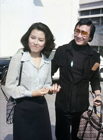 终于明白，陈荟莲不漂亮，也没有孩子，周润发为何独宠她38年了