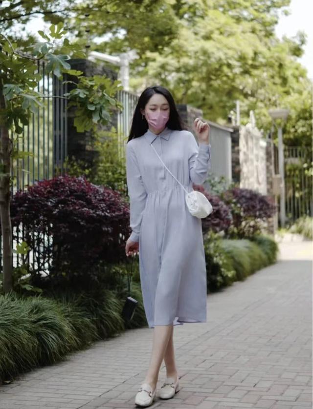 松紧腰连衣裙适合什么身材，松紧腰连衣裙的好处（上紧下松的收腰连衣裙适合什么身材）