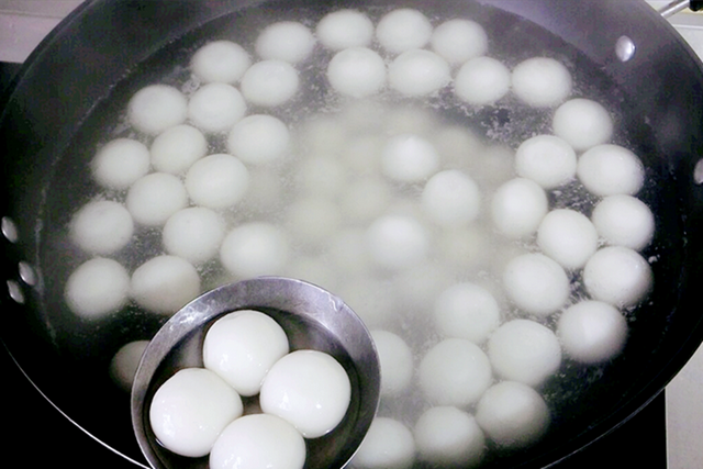 除夕吃饭有哪些讲究，老人讲“5菜不上桌