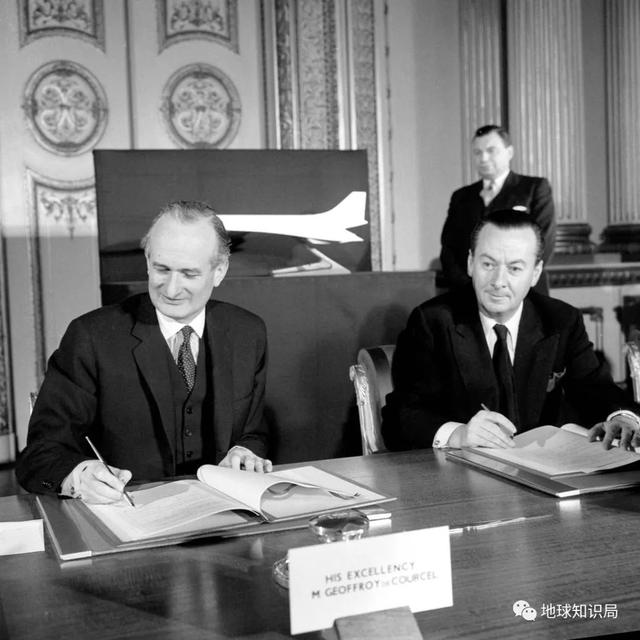 简笔画飞机的画法，二加三画小鸟（这么厉害的飞机，为啥没人敢坐）