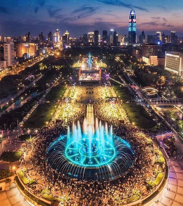 济南旅游攻略必去景点夜景，一定要走进她的夜