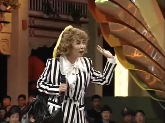 常青树有哪些，冬天常青树有哪些（10位春晚常青树今昔照）