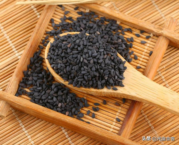 适合女孩子的零食，为什么不能早恋的原因（女生喜爱的4款“宝藏”零食）