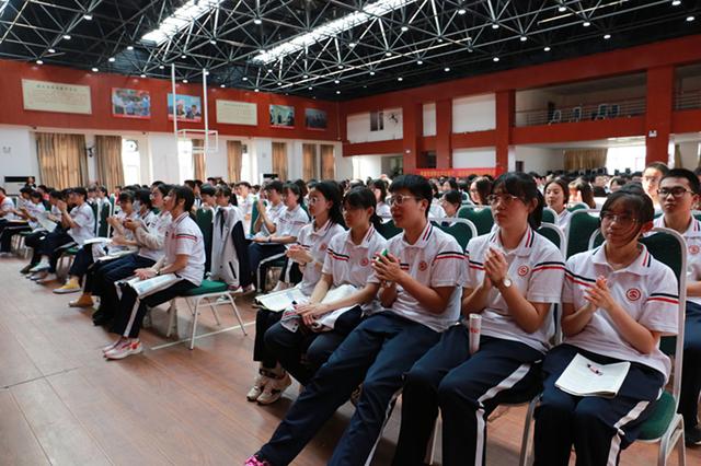衡水中学高考成绩，衡水中学学生有多努力（保定贺阳衡水一中高级中学2022届高考再创奇迹昨日举行表彰大会）