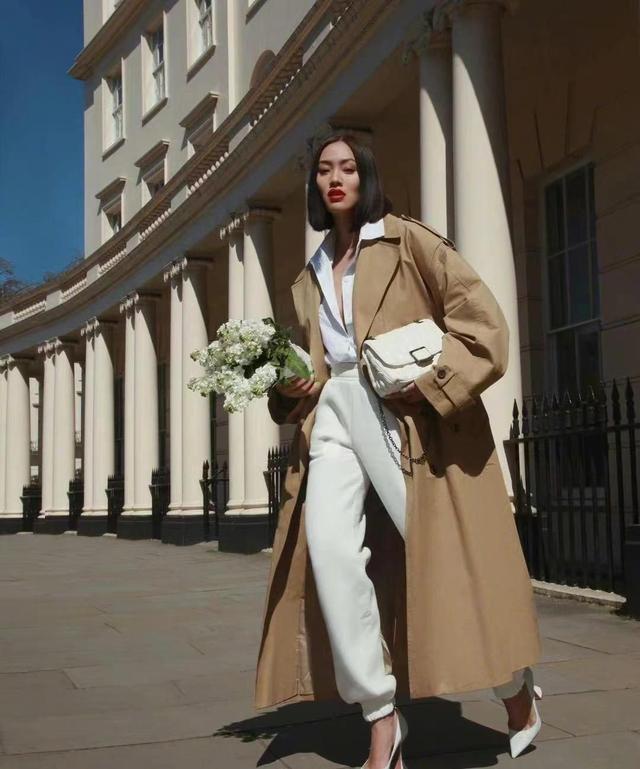 卡其色风衣搭配，卡其色的风衣怎么搭配（帅气慵懒随便搭配都不出错）