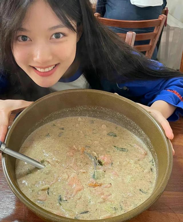 韩国明星头像微信，韩国明星头像（韩国美女明星，金裕贞高清头像）