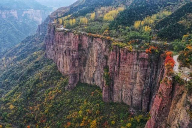 举起手来拍摄地，举起手来拍摄地郭亮村介绍（悬崖上有隐秘古村）