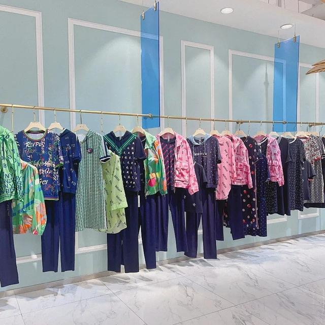 打折真丝连衣裙，京东商城欺骗消费者（宝莱国际23夏品牌女装折扣桑蚕丝连衣裙衬衫上衣穿搭）