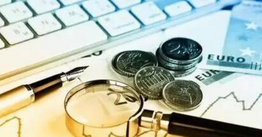 金融有哪些专业，中国有哪些学校有金融专业谢谢（经济学、金融学、金融工程、投资学等）