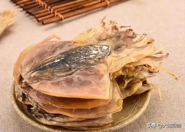 墨鱼的功效与作用，墨鱼的功效是什么（墨鱼的“墨汁”和墨水有啥区别）