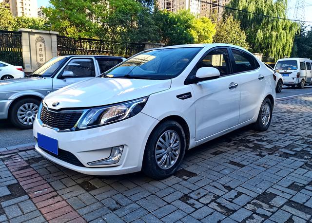 两万左右的二手车，两万左右省油二手车最佳推荐（两三万就能搞定的靠谱二手小车）