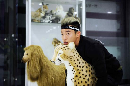 卫生队的故事电视剧剧情，电视剧卫生队的故事演员表（今8位老成员相比）