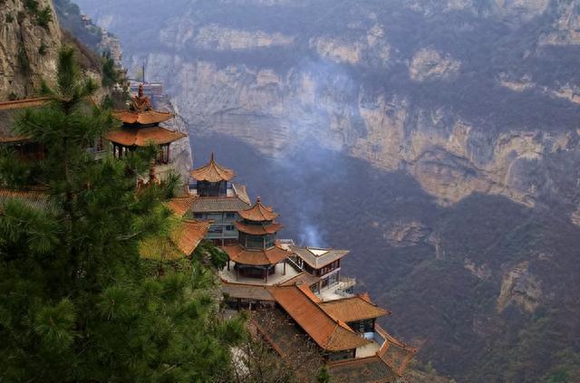 晋中极其火爆的景点，距市区仅约半小时车程，是当地著名避暑胜地