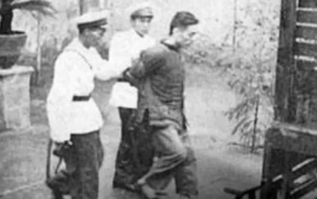 叛徒的毁灭，叛徒的毁灭任务（调查后发现是潜逃11年的叛徒）