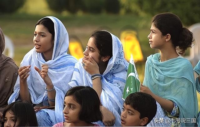 西班牙人口和面积，西班牙人口和面积有多大（全球人口超过1亿的国家）