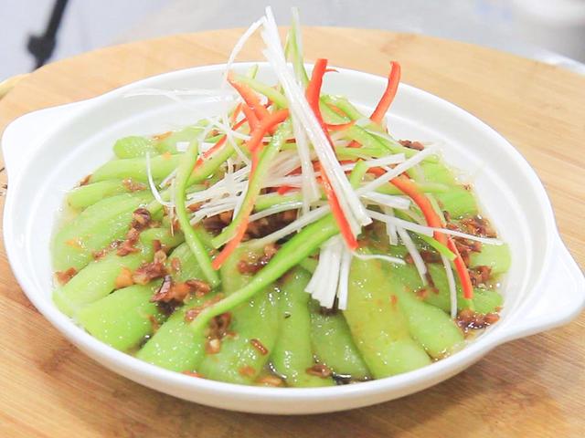 生凉瓜的功效与作用，生凉瓜的功效与作用是什么（夏天多吃“凉瓜”）