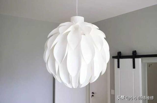 小卧室灯具怎么选，小卧室灯具怎么选购（卧室灯怎么选不会闪瞎眼）