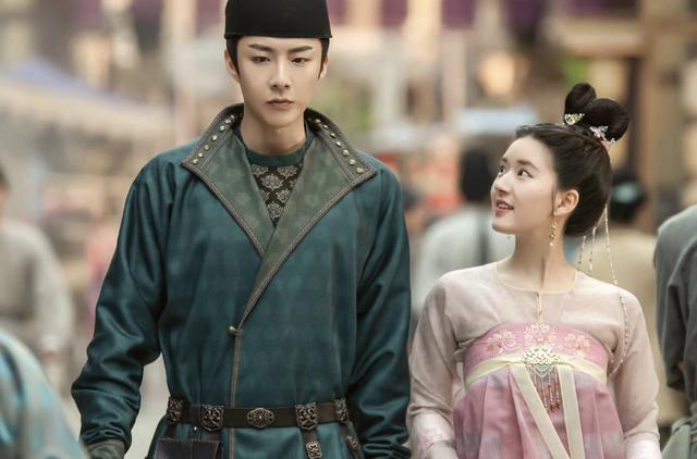 北美大灰狼是什么梗，北美灰狼为什么这么大（嘟嘴索吻、牵手搂抱、时刻黏在一起）