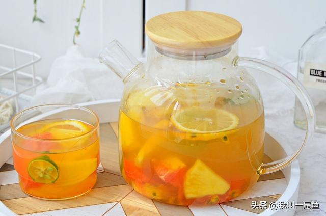 秋天喝什么养生茶，秋天喝什么养生茶对身体好（秋天常喝这三款果茶）