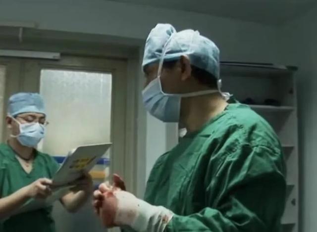 生育永久改变女性骨骼，生育永久改变女性骨骼状态（女人生孩子就像鬼门关走一遭）