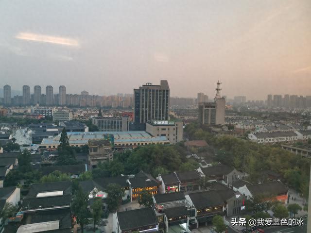 大雾散去之后，前往湖州市博物馆参观。沿途风景真不错