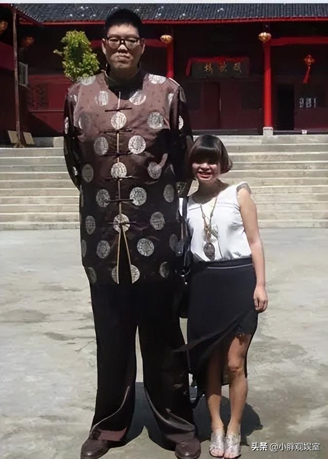 世界第一高人5米9的人，郑恺百米9.99是真的吗（中国比姚明还高的11位巨人）