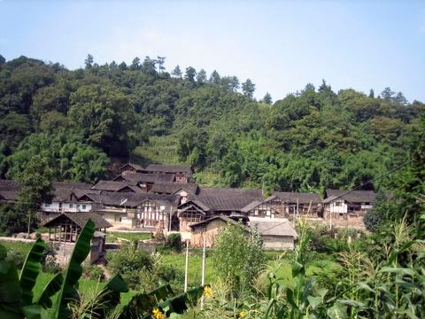 贵州旅游十大景点，贵州旅游十大景点排名千户苗寨（贵州十大冷门景点）