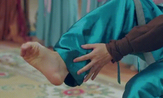 女生长胡子的原因，女生体毛多、长胡子、私处的毛又粗又长