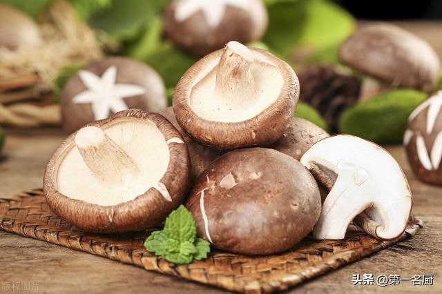 香菇怎样做才好吃，香菇怎么做好吃最简单的方法（香菇最好吃的4种做法）