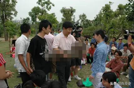 北京动物园百米巨蟒，太平洋底惊现百米巨蟒（海南巨蟒为报恩甘当“保镖”）